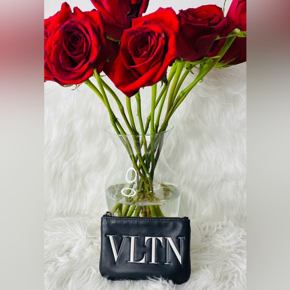 Valentino Garavani VLTN Black Leather Card Case Authentic With Tag - Picture 10 of 17